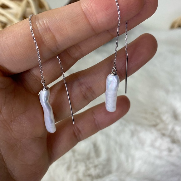 Freshwater Pearl Chic Threader Earrings - Picture 3 of 6